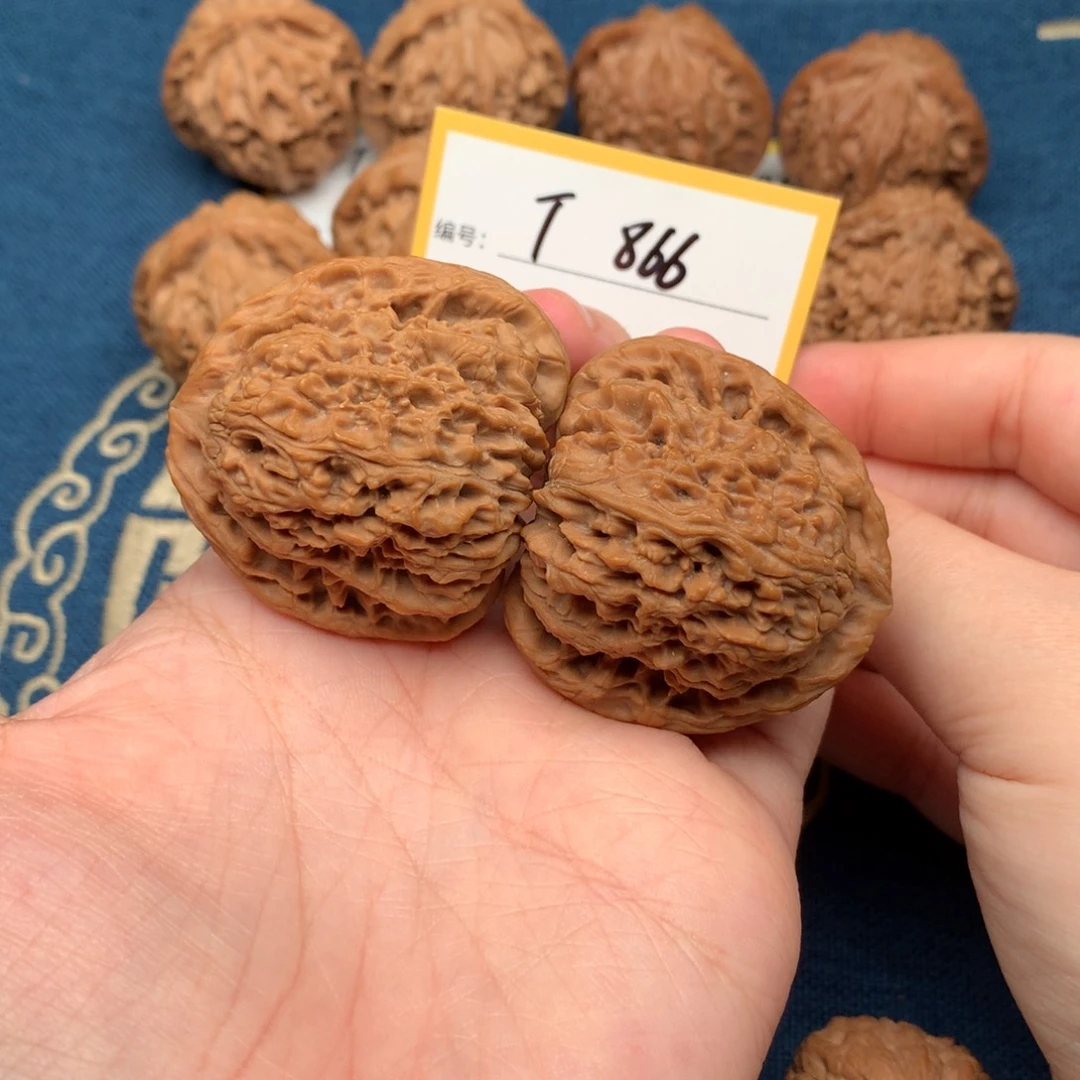 文玩核桃吊坠43南疆石 866