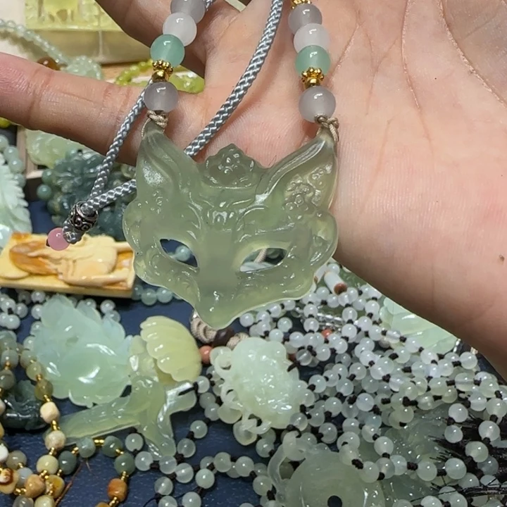 未镶嵌蛇纹石玉吊坠