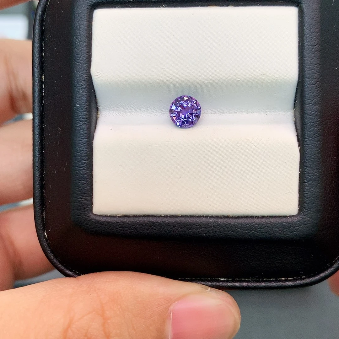 彩色蓝宝石裸石93分正圆薰衣草色