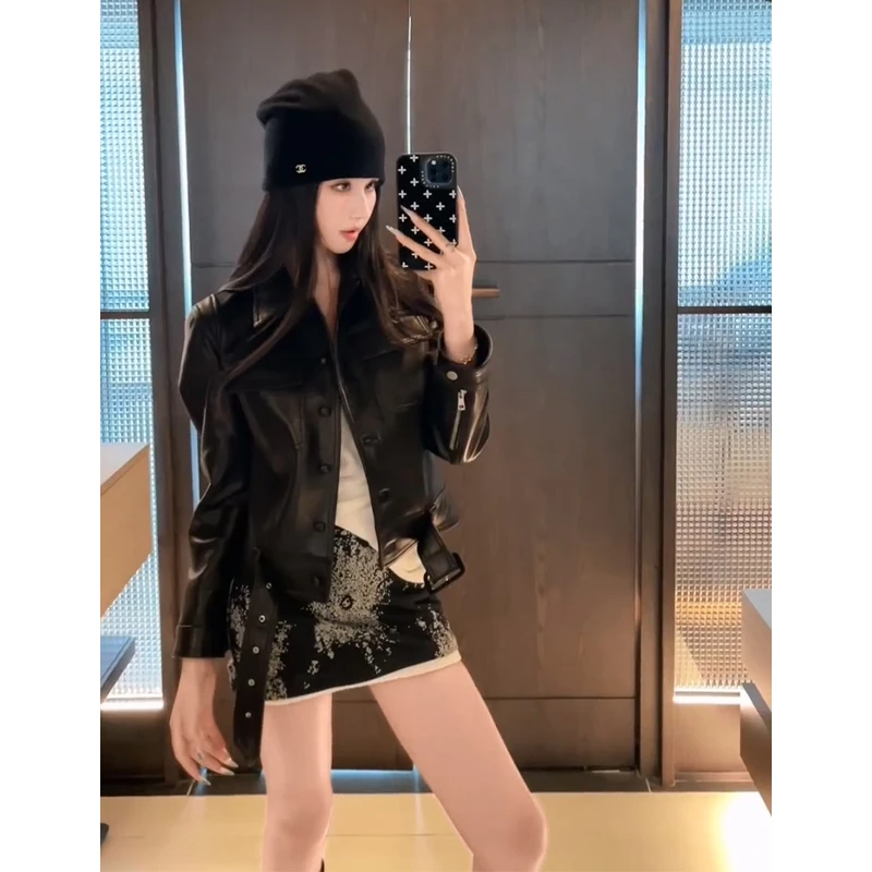 2025秋季新款女法式高级感翻领长袖皮衣外套设计感高腰撞色半身裙