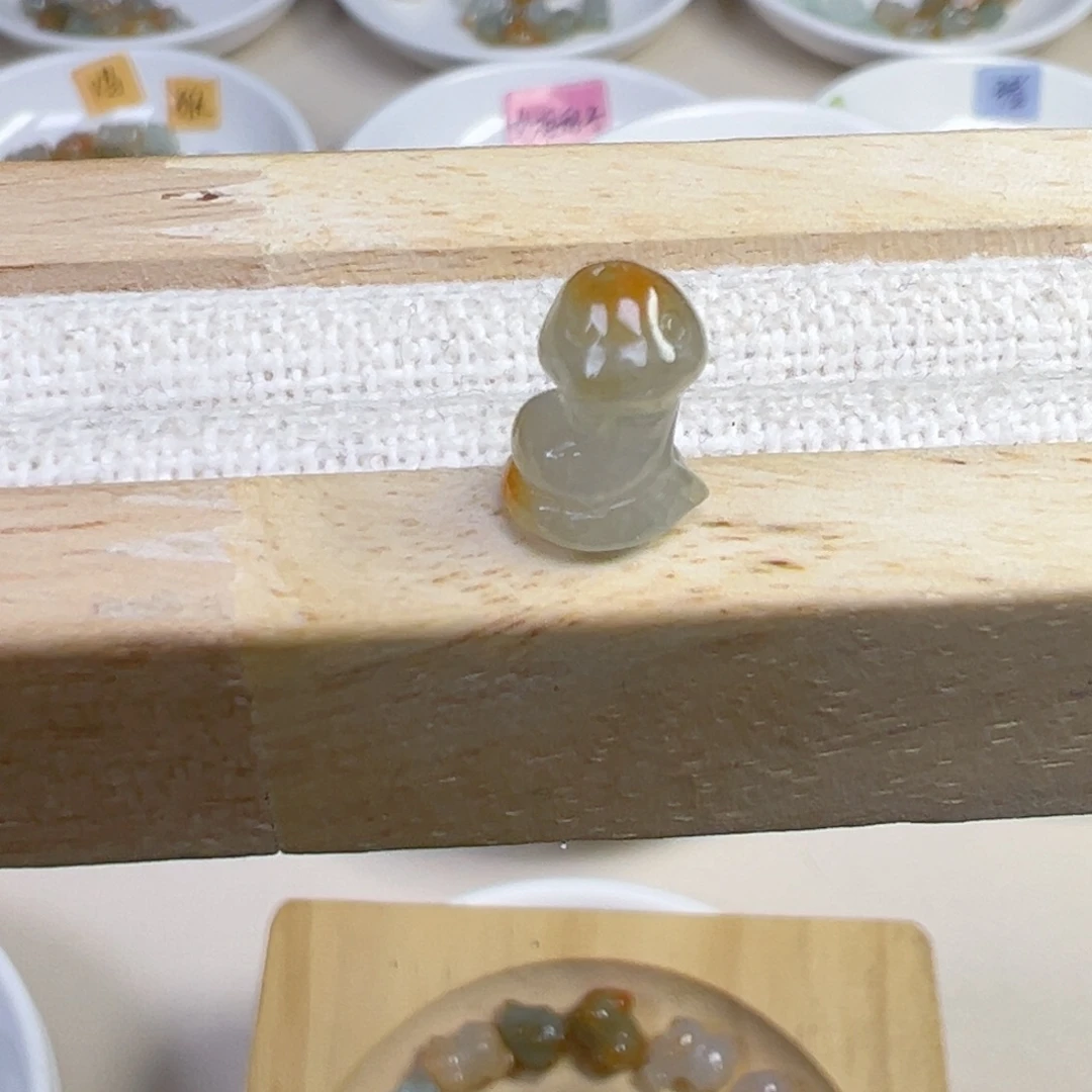 翡翠散珠通孔蛇一条