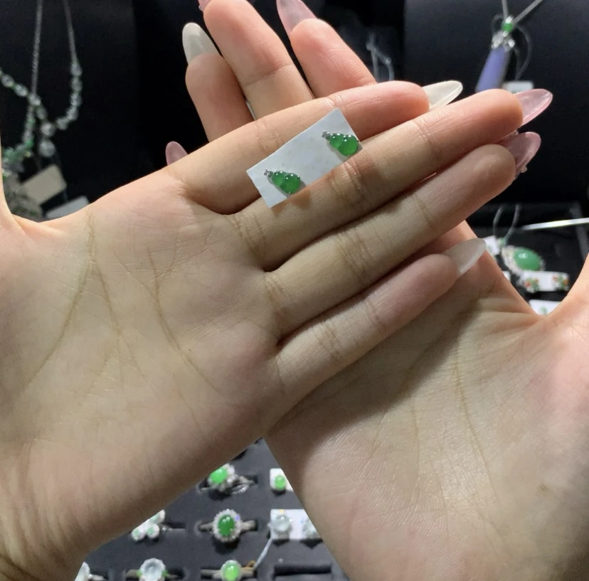 天然缅甸翡翠A货高种高色精美葫芦18k金