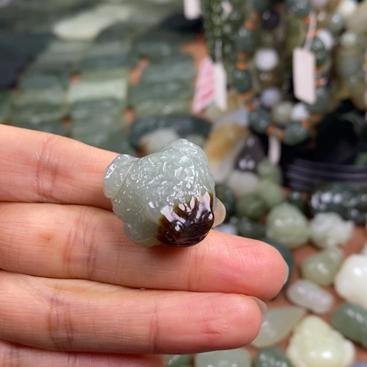 和田玉未镶嵌颈饰予