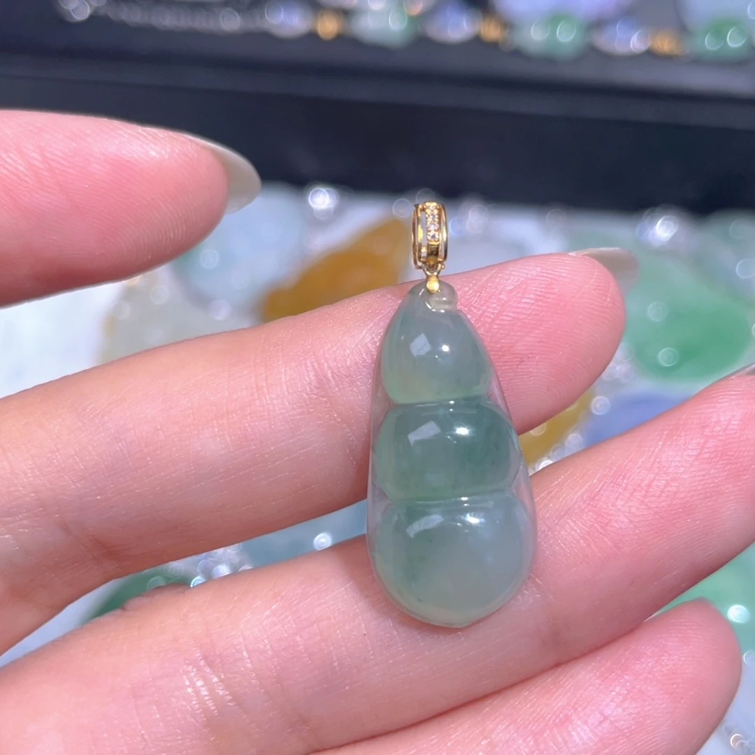 颈饰18K金镶嵌翡翠翡翠