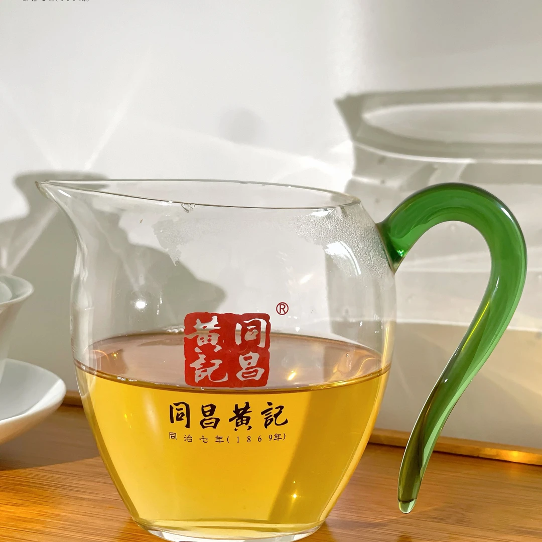 2004年易武乔木野生饼茶--同昌号