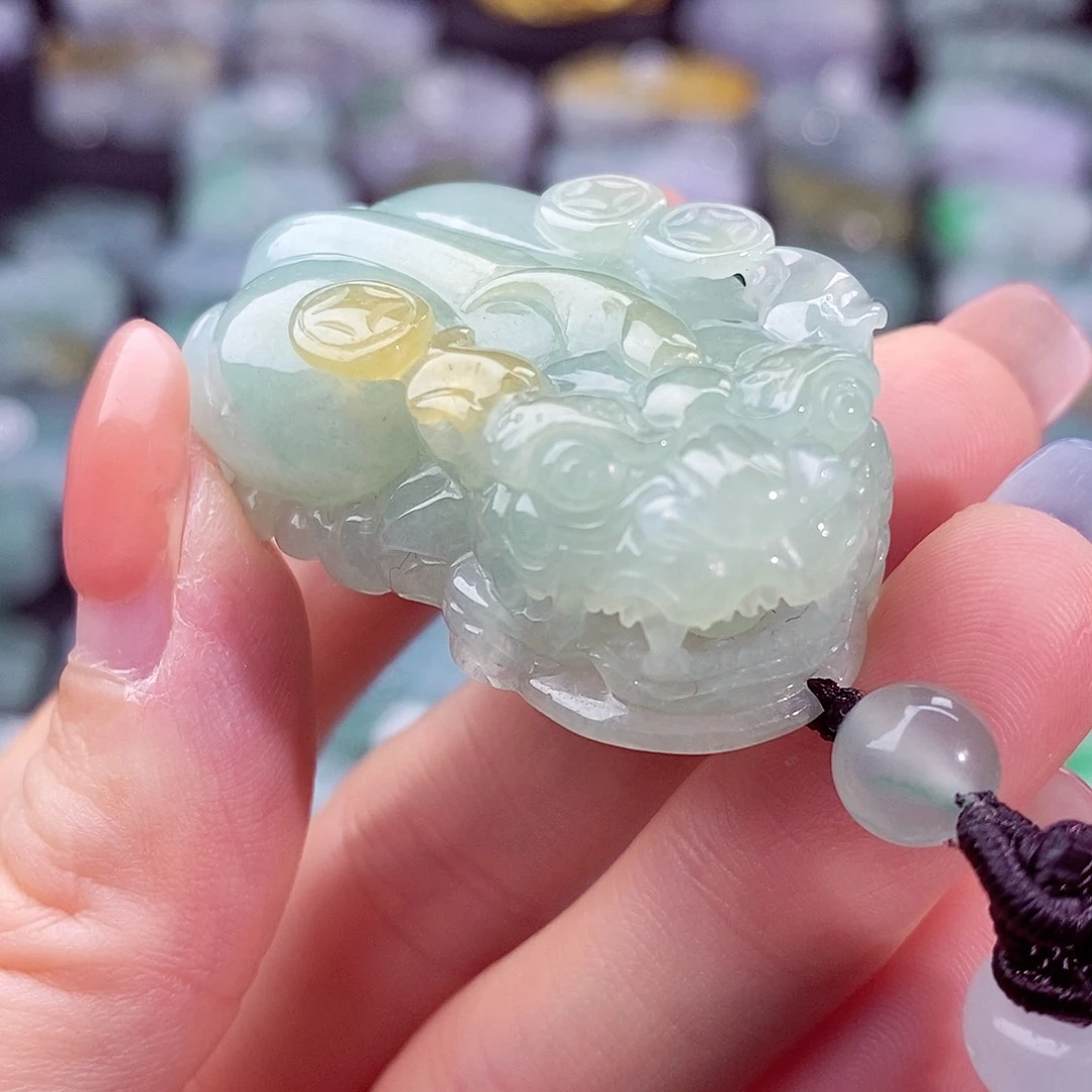 颈饰未镶嵌翡翠天然