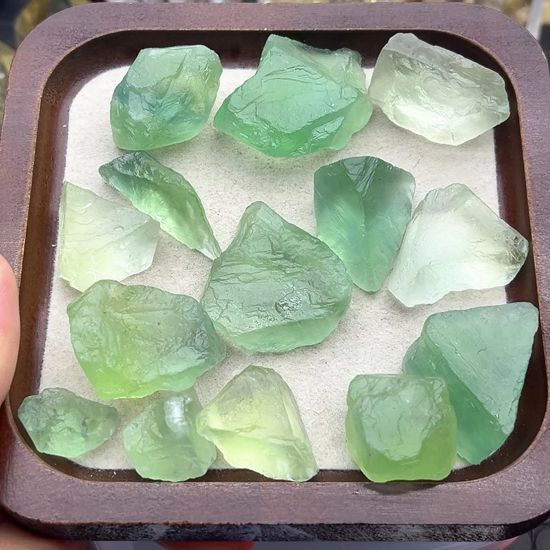 珠宝半成品未镶嵌水晶2 苹果绿莹石原石（一盘）