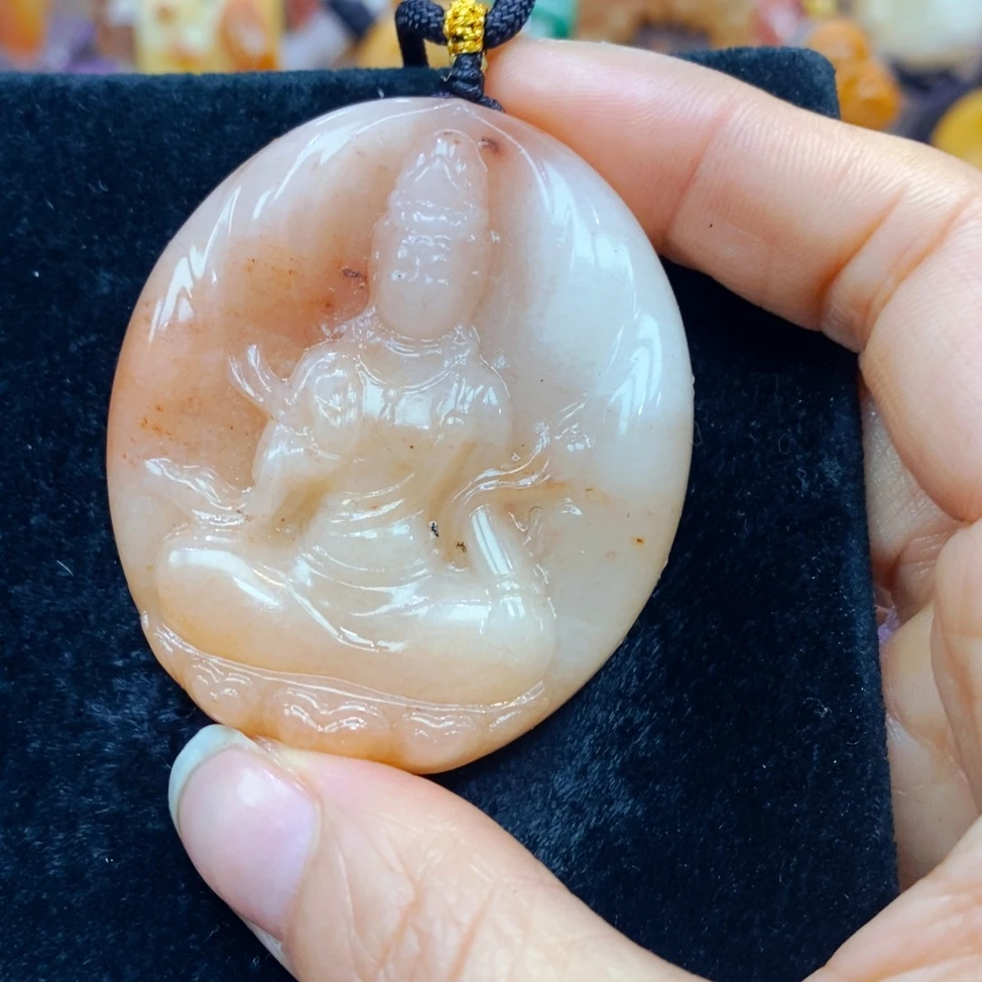 未镶嵌石英质玉（黄龙玉）颈饰