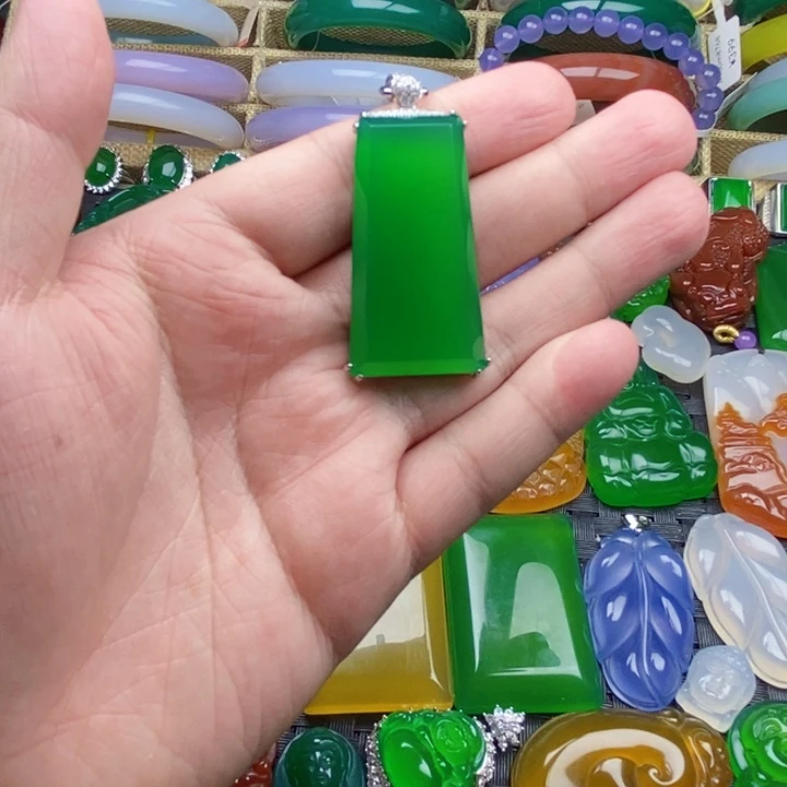 玛瑙/玉髓颈饰合金游*士