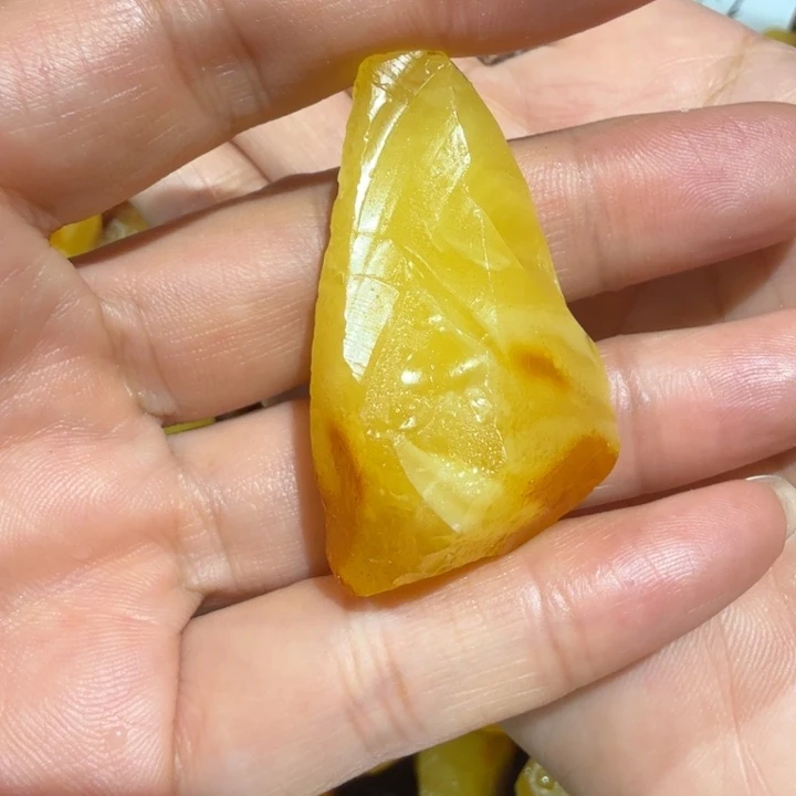 潇***樂定制琥珀未镶嵌蜜蜡
