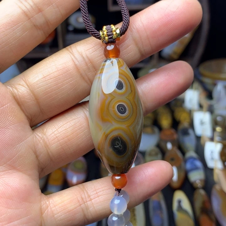玛瑙/玉髓颈饰未镶嵌