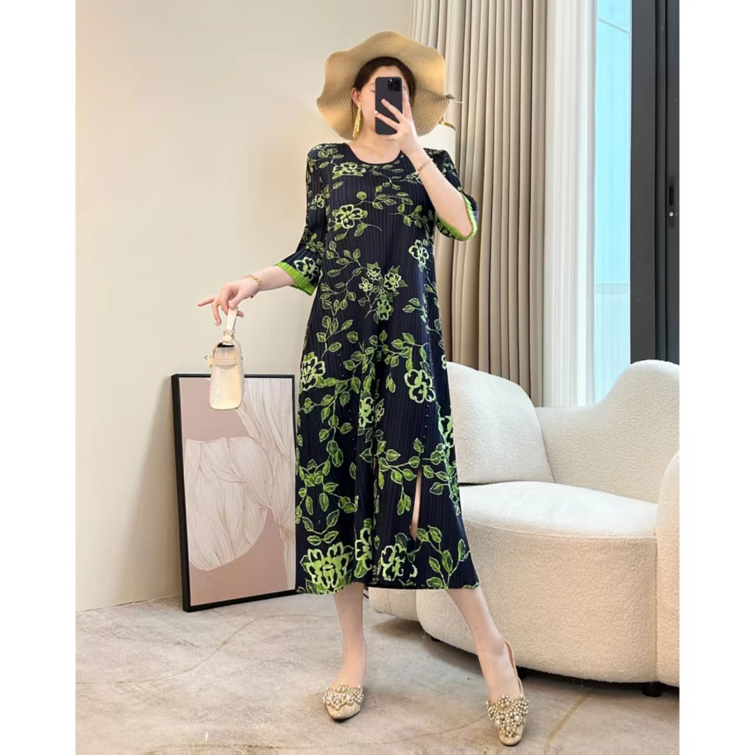 三宅褶衣2025新款气质长裙碎花时尚显瘦连衣裙女