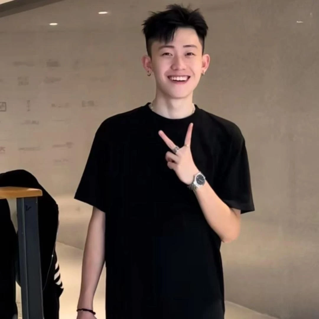 网红赵山河纯棉纯色痞帅短袖T恤打底衫纯黑体桖内搭上衣男士半袖