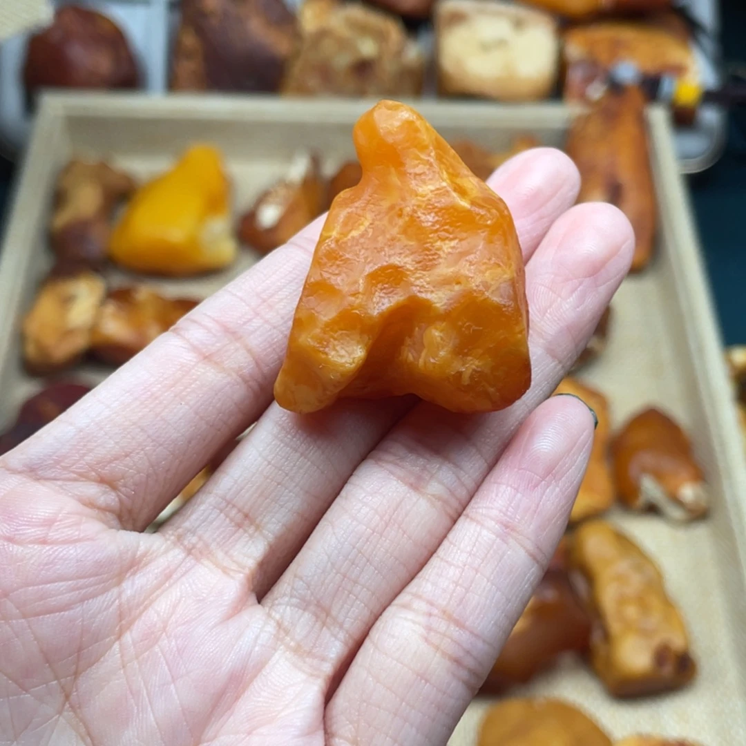 琥珀未镶嵌珠宝奇石