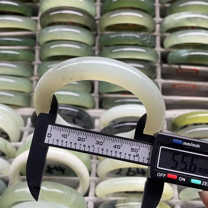 未镶嵌蛇纹石玉手镯276