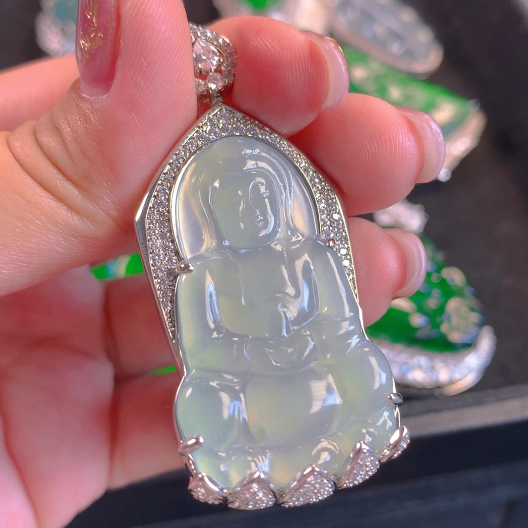 翡翠颈饰未镶嵌翡翠