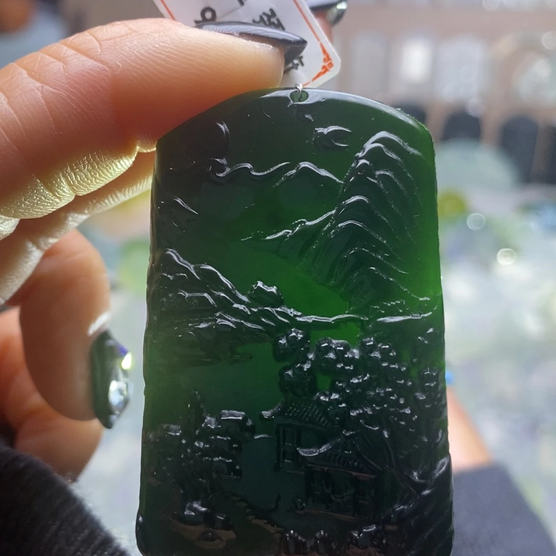 蛇纹石玉未镶嵌颈饰