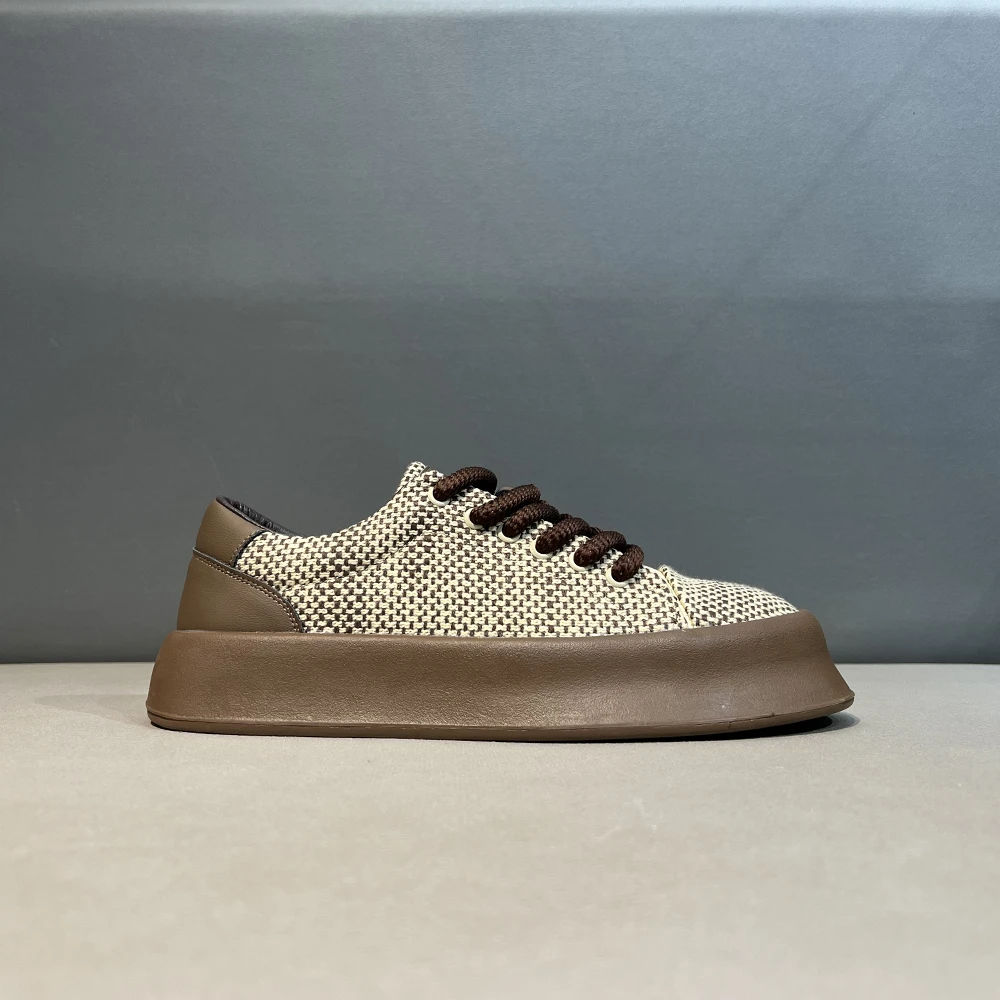 板鞋纯色舒适黑色透气小白鞋运动时尚百搭男士潮流休闲鞋早秋新款