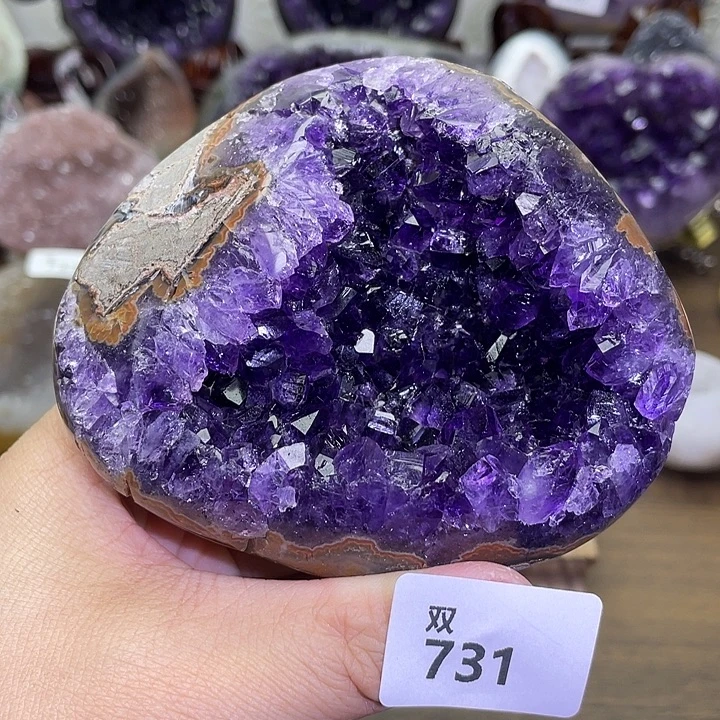 未镶嵌水晶大型摆件（非配饰）