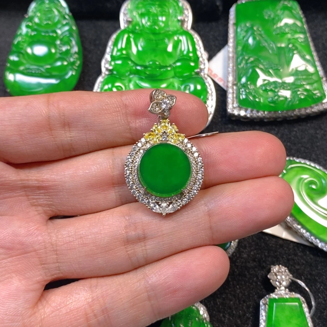 颈饰银S925镶嵌翡翠圆牌吊坠