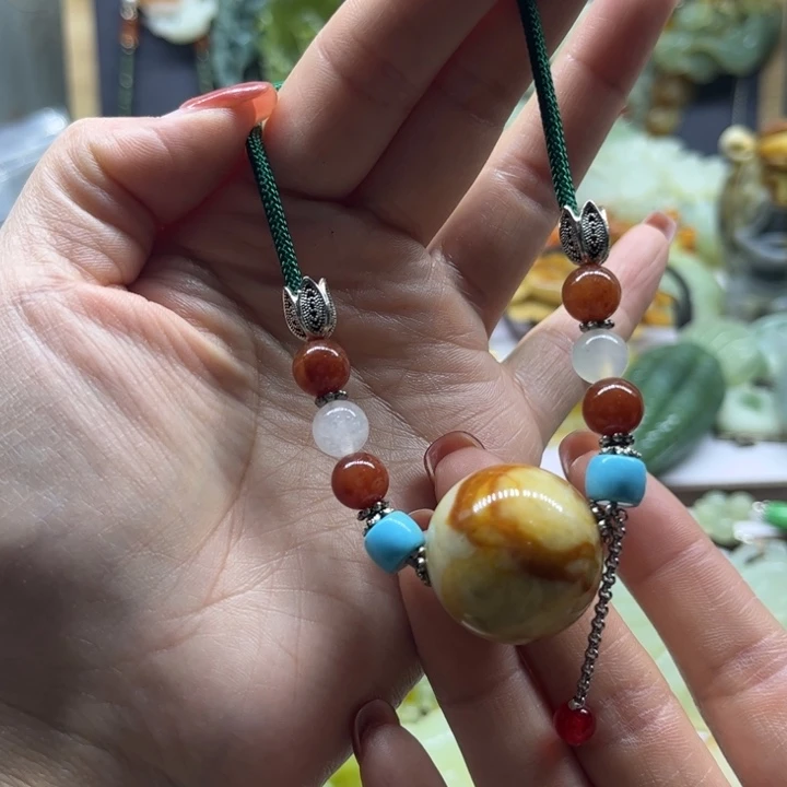 蛇纹石玉未镶嵌颈饰