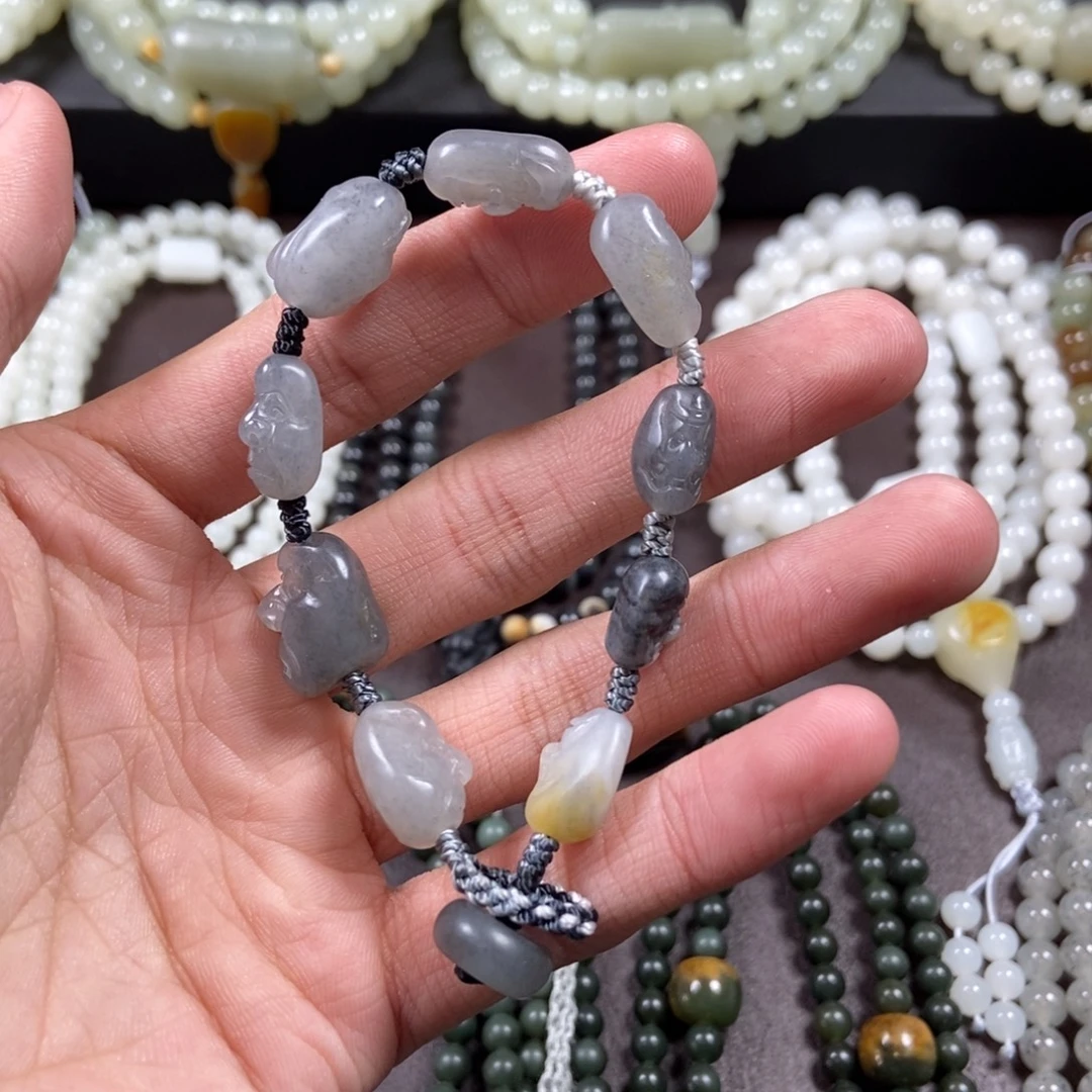 和田玉未镶嵌把件