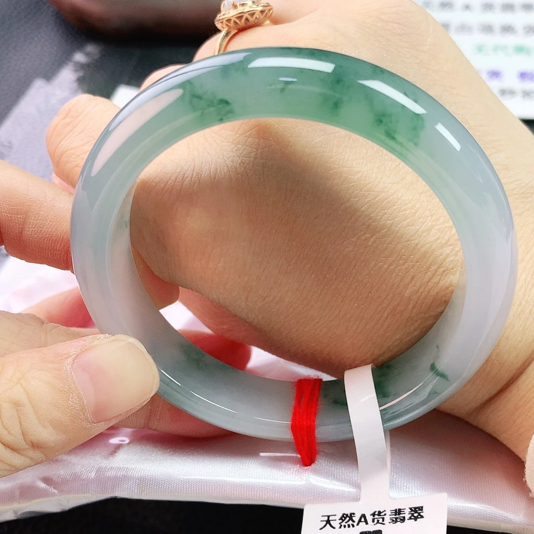 翡翠手镯未镶嵌56+圈