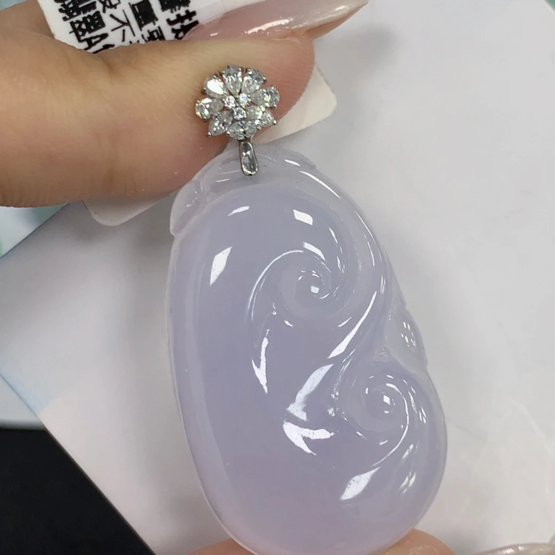 颈饰18K金镶嵌翡翠