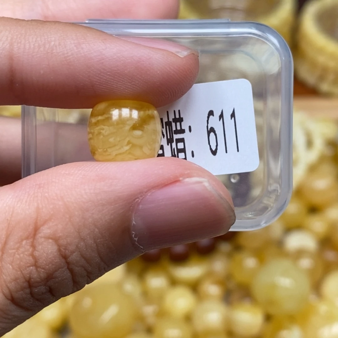 琥珀未镶嵌珠宝奇石611