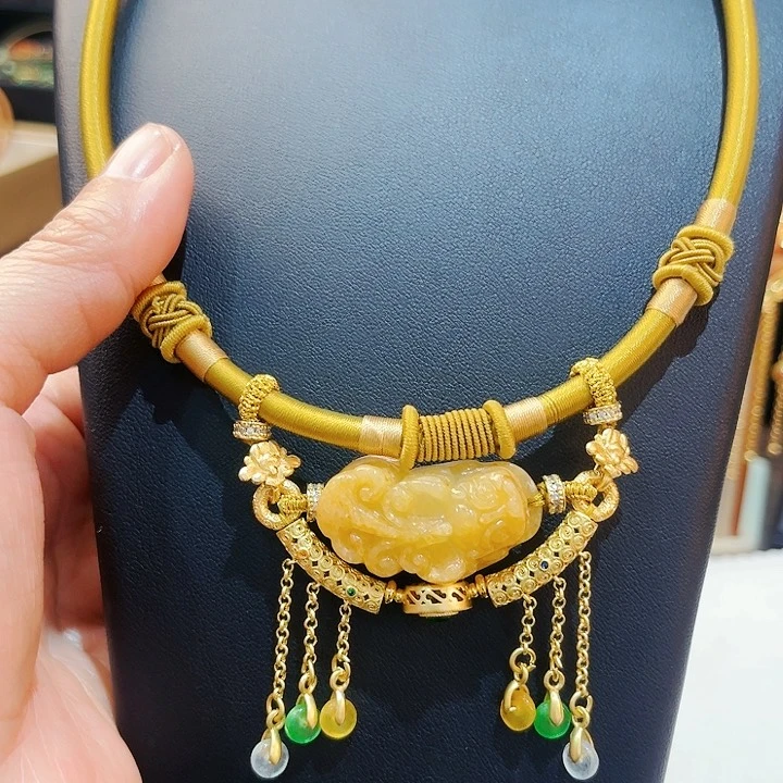 翡翠颈饰未镶嵌吊坠