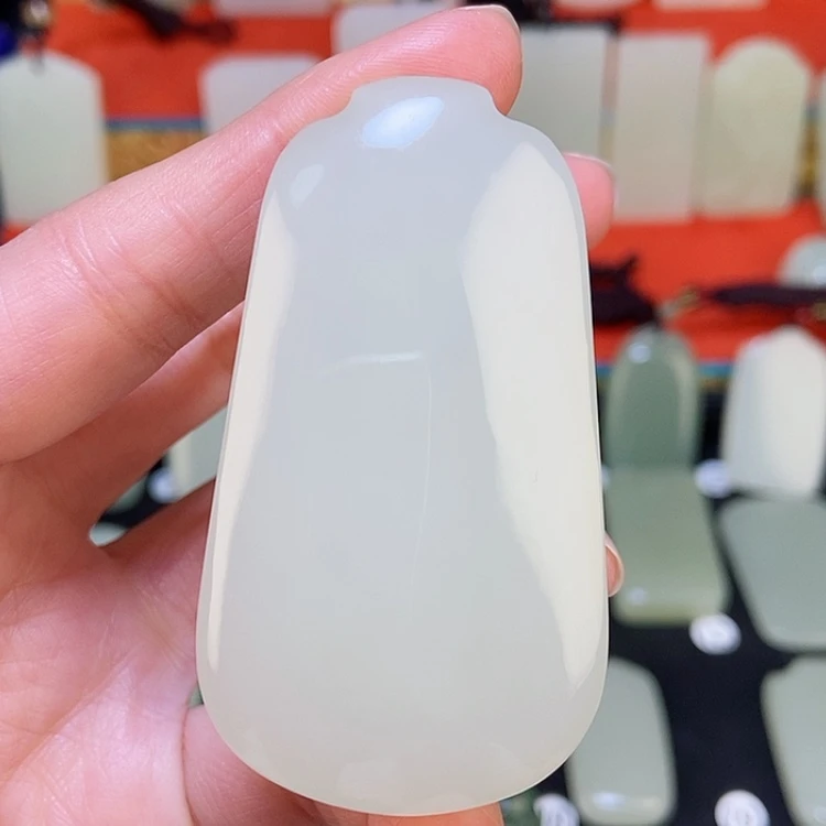 【闪购商品】颈饰未镶嵌和田玉