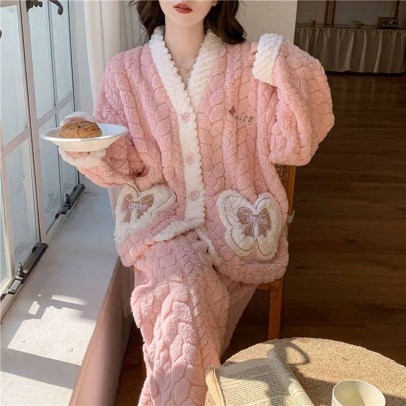 珊瑚绒睡衣女款秋冬季2025新款加厚保暖法兰绒小熊冬天家居服套装