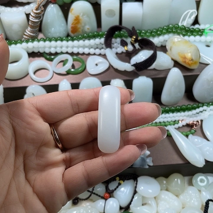 和田玉（白玉）未镶嵌颈饰