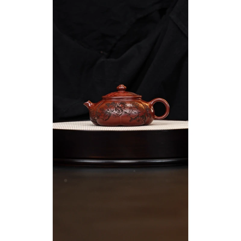 宜兴紫砂 筋纹寒江龙血砂 周昌荣