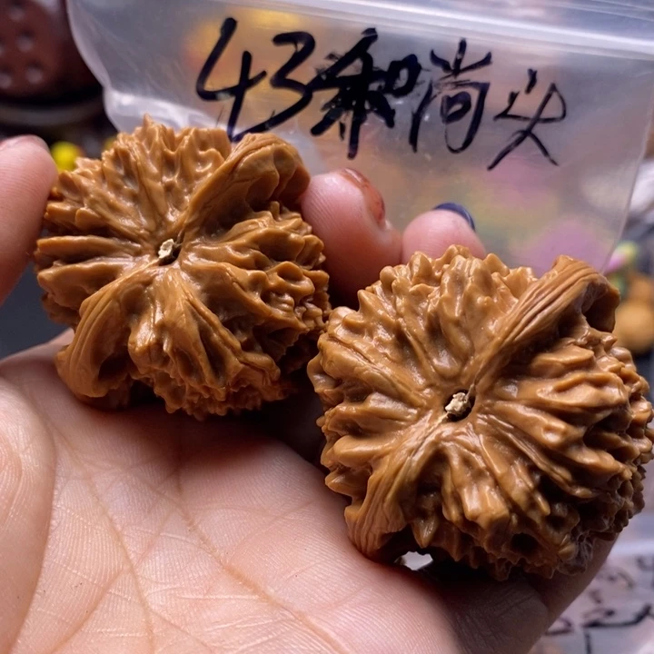 仨***心吊坠文玩核桃和尚头