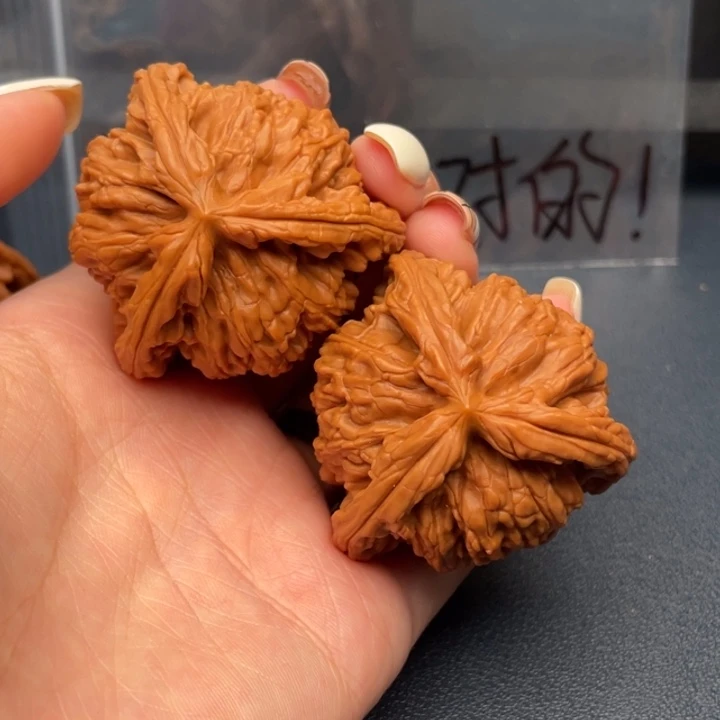 『***』文玩核桃吊坠白狮子
