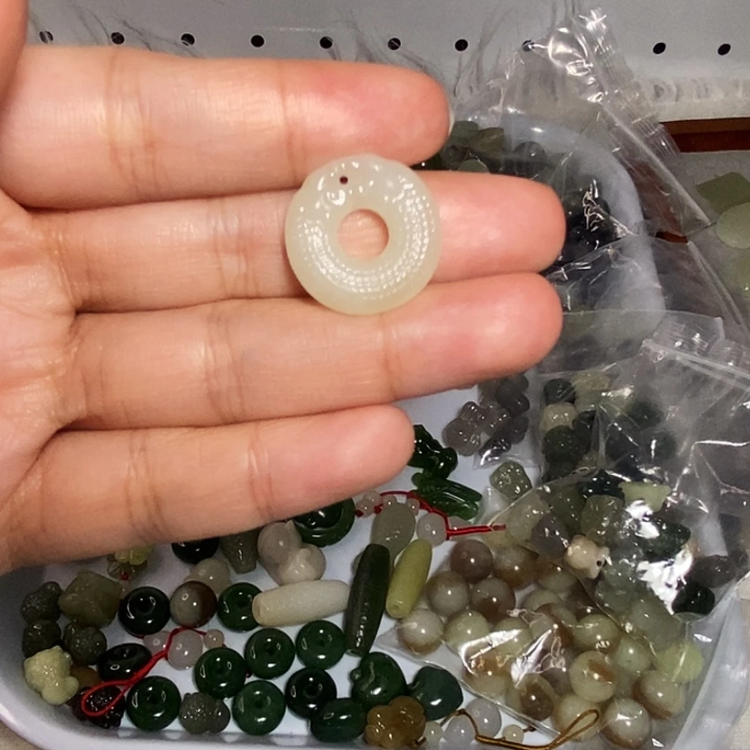 和田玉未镶嵌手链微瑕有棉