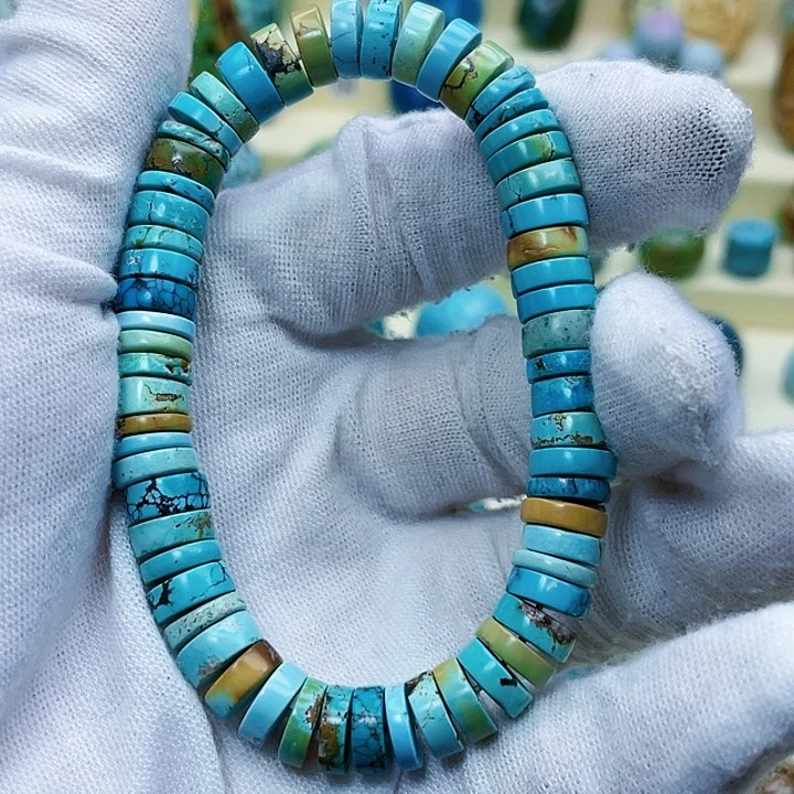 绿松石颈饰未镶嵌
