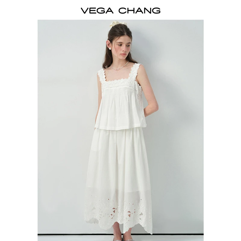 VEGA CHANG吊带连衣裙女2025新款夏季蕾丝方领镂空刺绣长裙0327LW