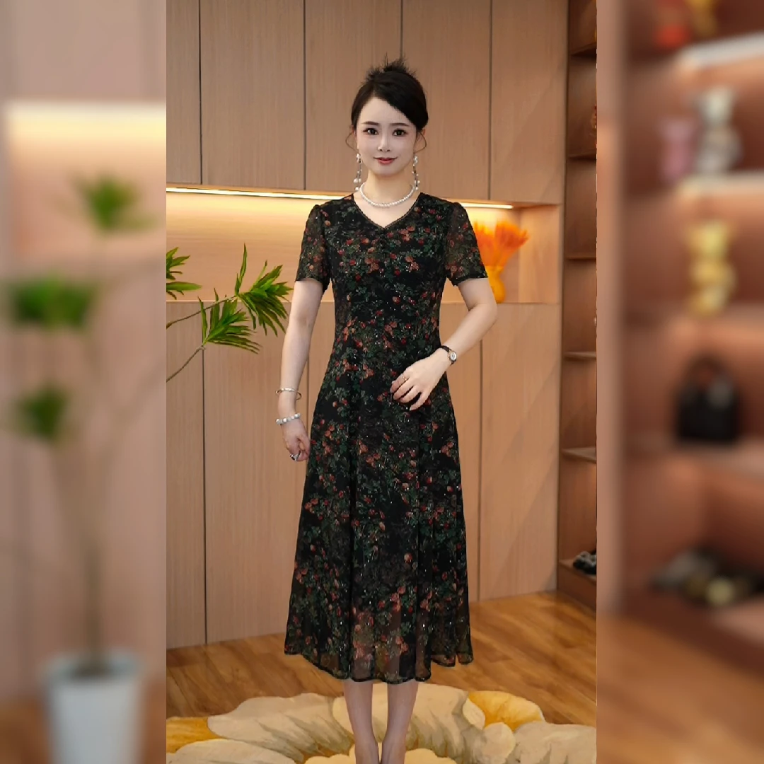 2025夏季新款短袖时尚妈妈装时尚洋气显瘦连衣裙修身气质玫瑰花