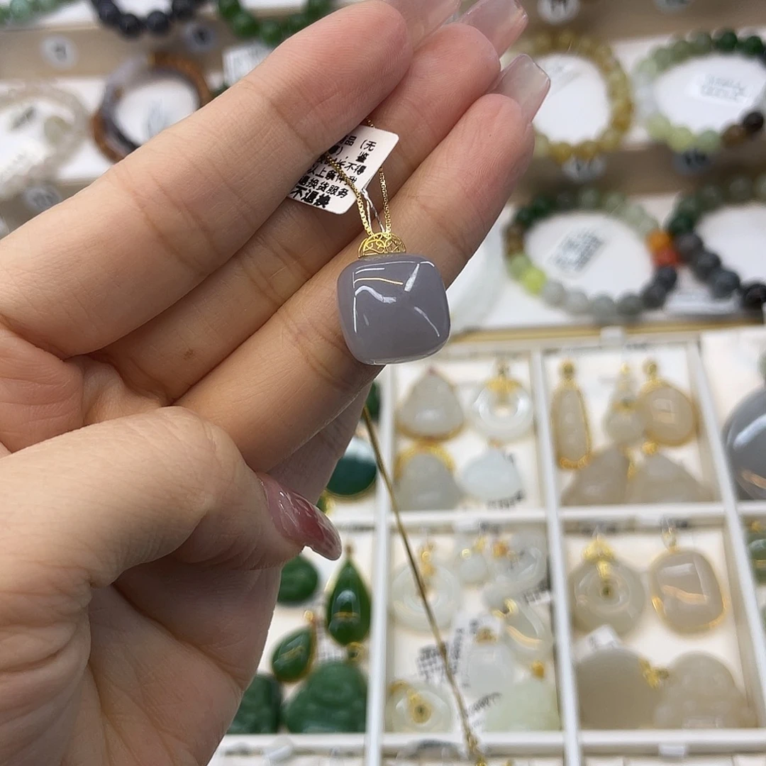 ꧁***꧂和田玉18K金镶嵌吊坠(赠链)