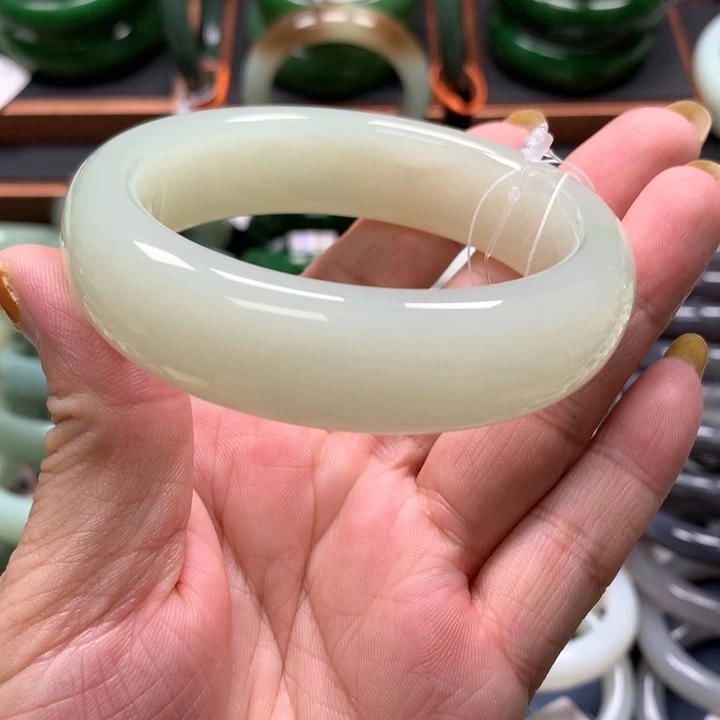 【闪购商品】未镶嵌手镯和田玉