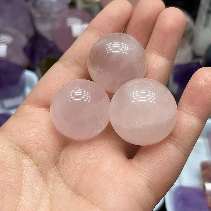 未镶嵌珠宝半成品水晶90克粉水晶球