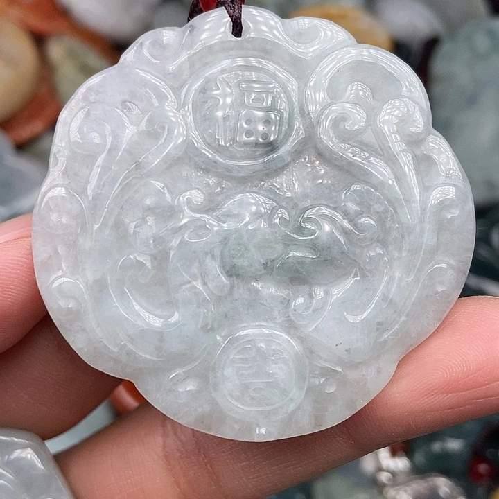 颈饰未镶嵌翡翠q