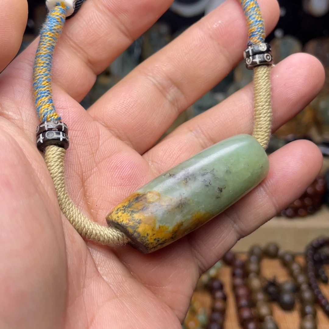 岫岩河磨玉（透闪石质玉）未镶嵌颈饰