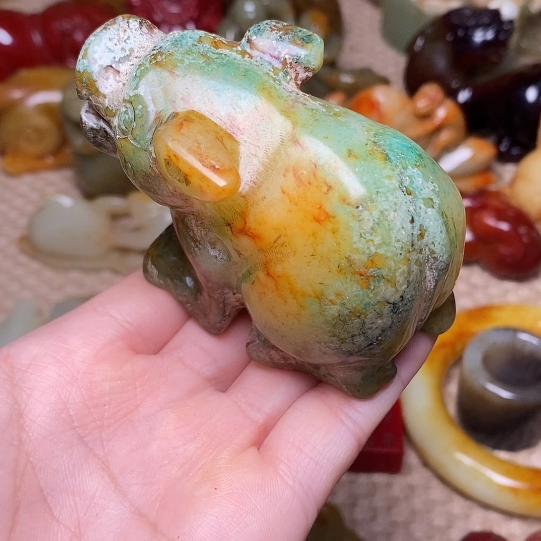 蛇纹石玉未镶嵌颈饰