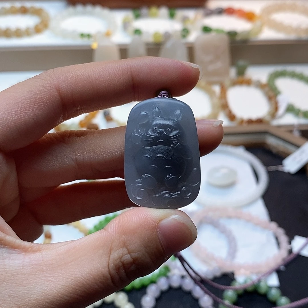 和田玉颈饰未镶嵌烟紫龙猫