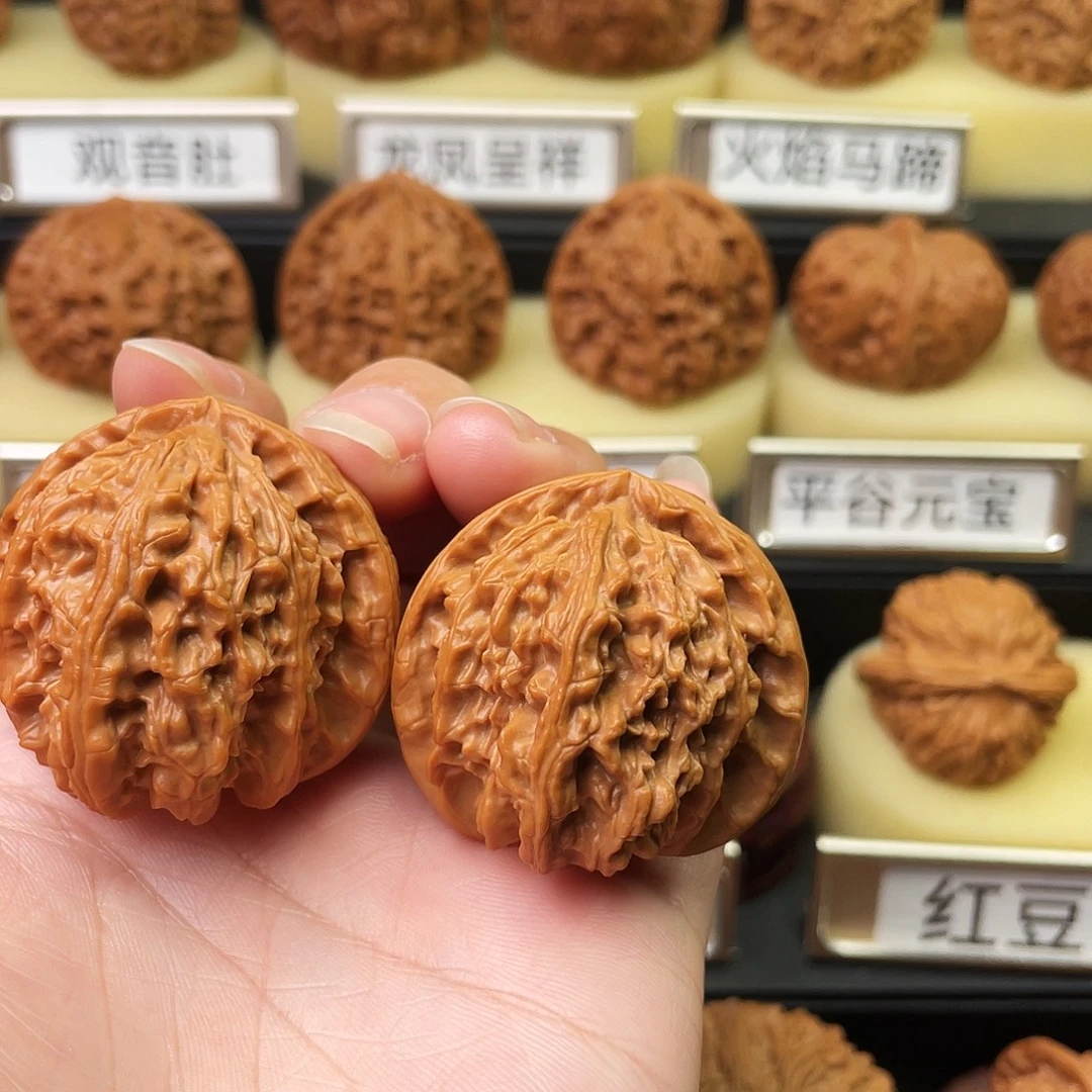 文玩核桃吊坠三角白39尺,749