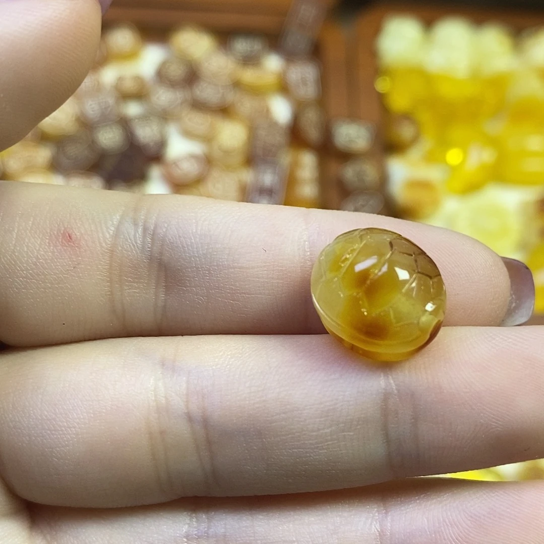 橄榄核吊坠小富甲