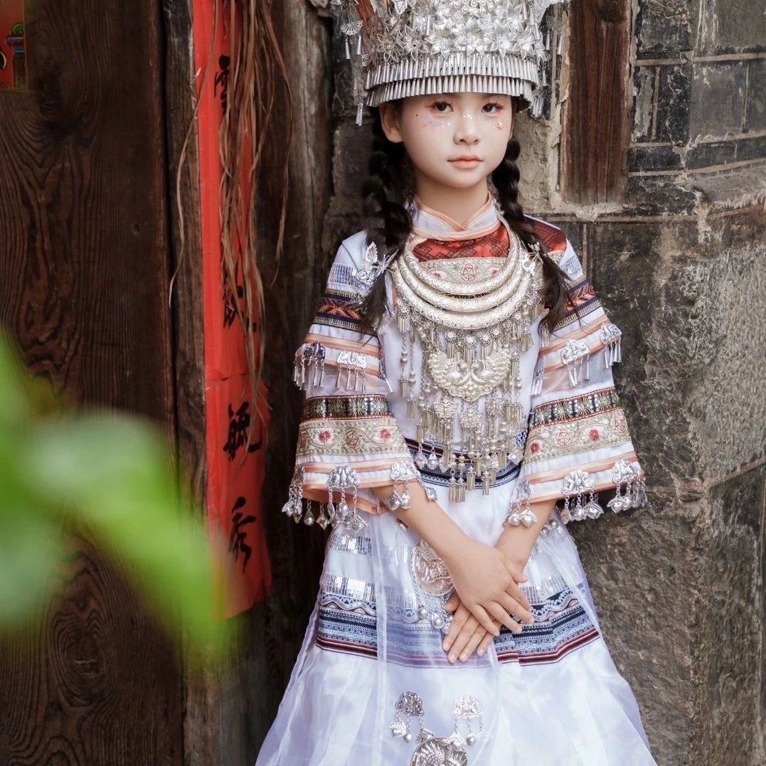 少数民族童装旅拍服饰云南服装苗族苗疆土家族新款套装摄影